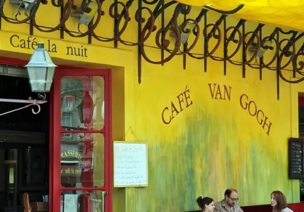 Rencontres des femmes à Arles